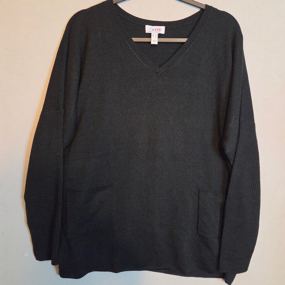 Women's d & co. black V-neck sweater lower front pockets oversized XL